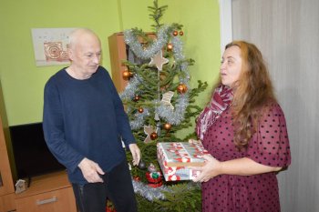 Koľko lásky sa zmestí do krabice od topánok